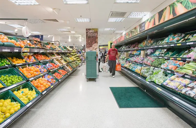 Las tendencias de gasto del consumidor cambian a medida que Covid-19 causa interrupciones en el comercio minorista