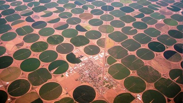 4990 Why do they make circular crop fields in Saudi Arabia 00